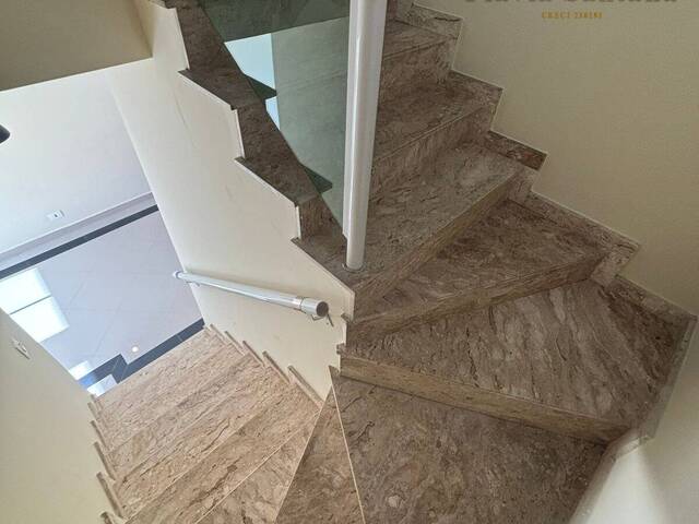 Sobrado para Venda em Jacareí - 2