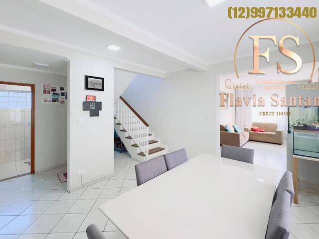 Sobrado para Venda em Jacareí - 2